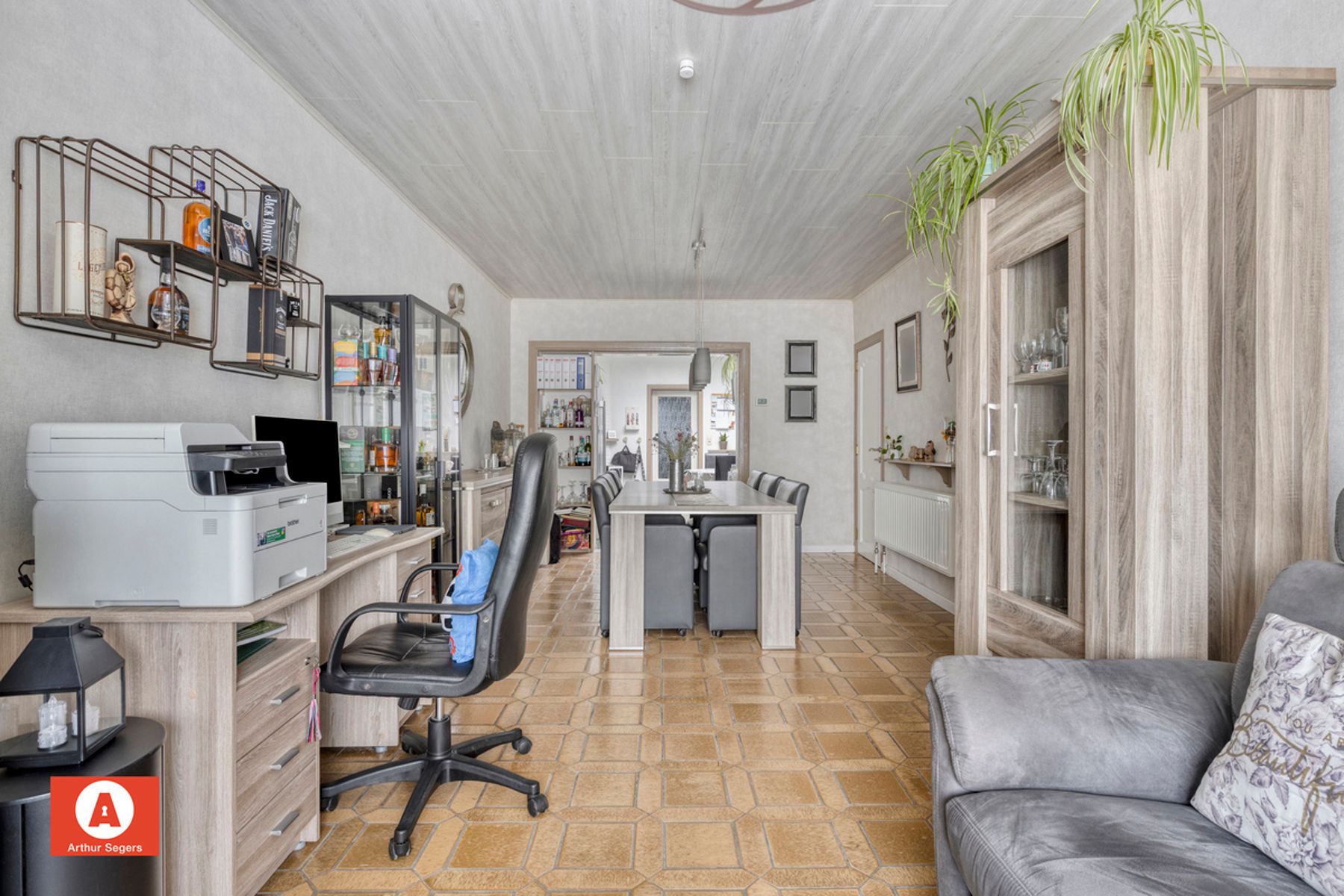 Gesloten bebouwing met 2 slaapkamers en ruime carport foto 7