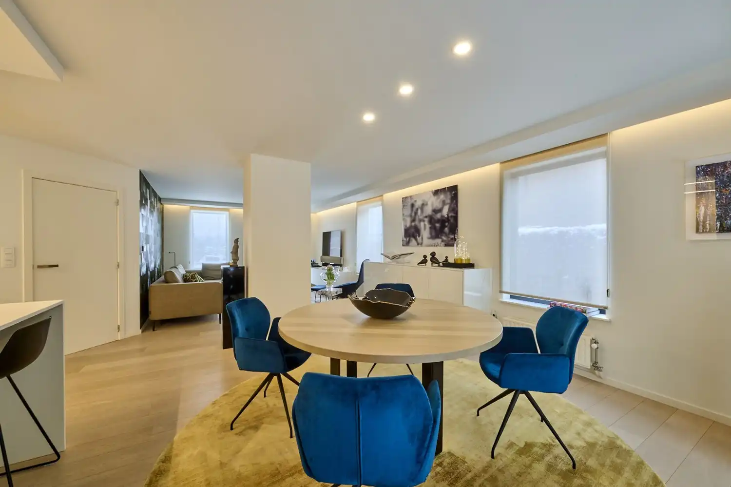 Knap gerenoveerde woning op ruim perceel in een bosrijke omgeving te Beringen. foto 2