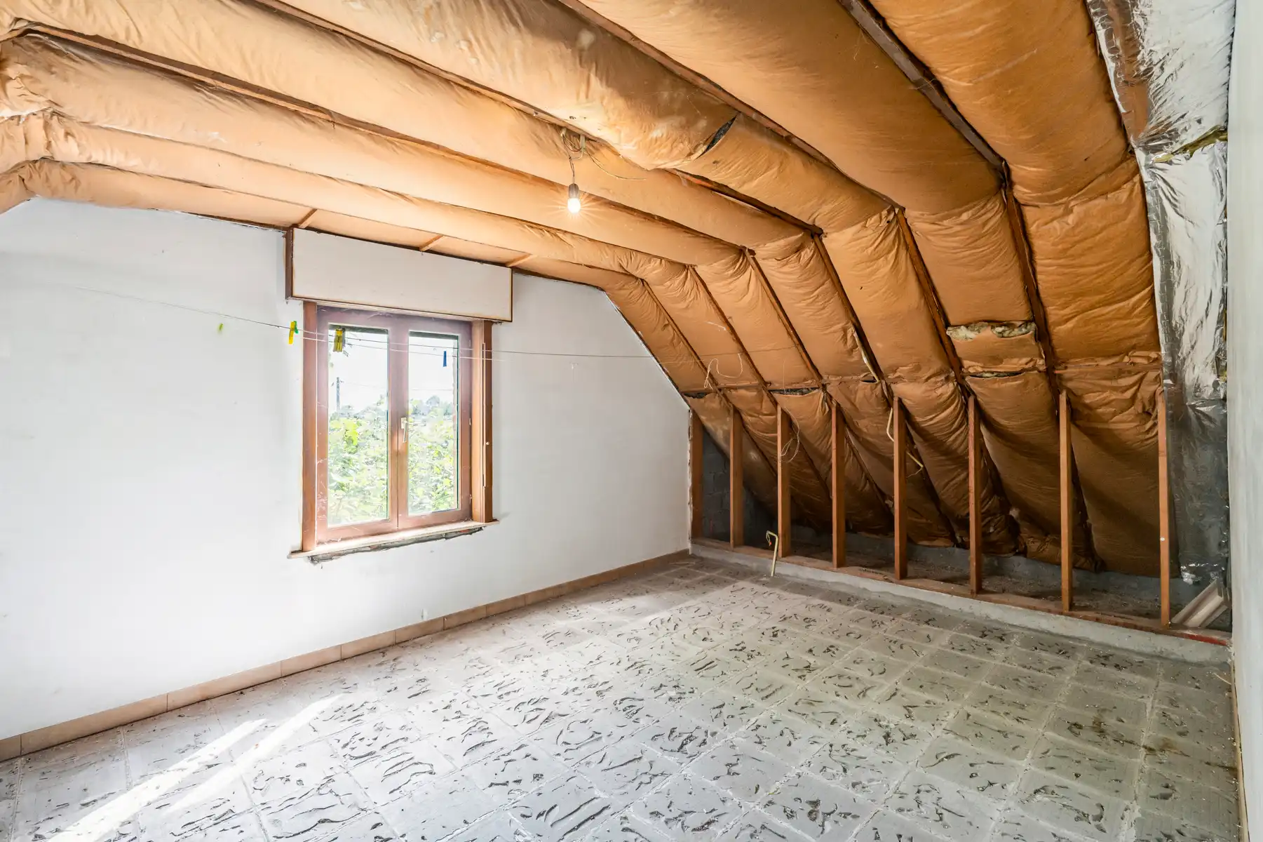 Grondig te renoveren woning met bijgebouwtje op ca 1.800 m² foto 26