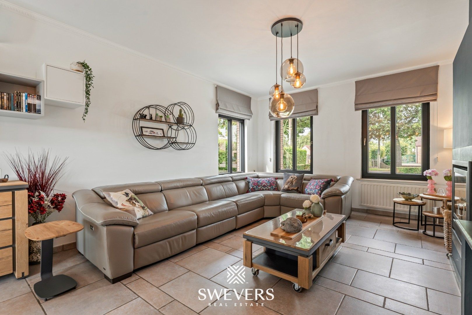 Landelijke vrijstaande woning met ruime slaapkamers, zonnig terras en tuin foto 6