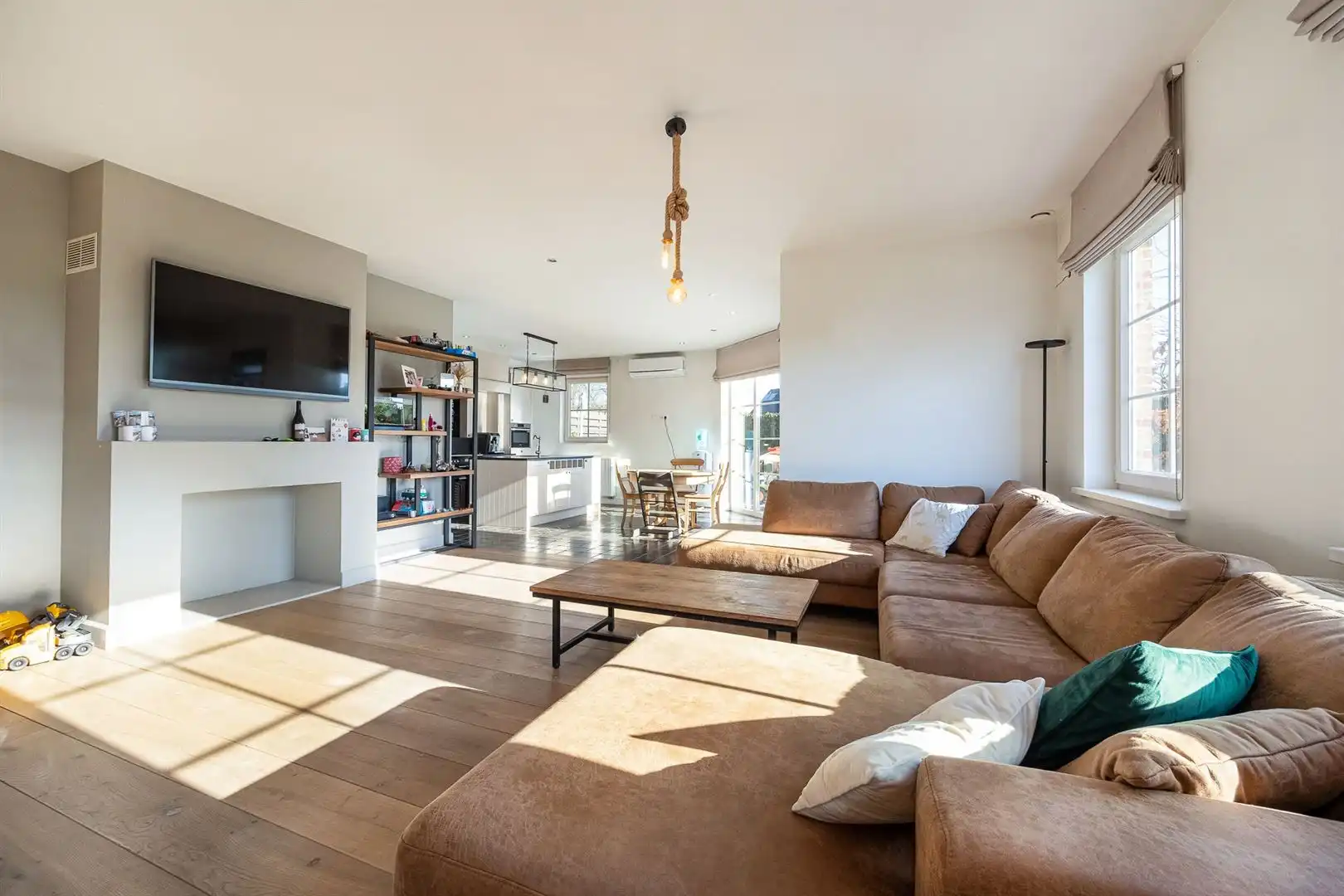 Ruime instapklare woning met 4 slaapkamers! foto 8