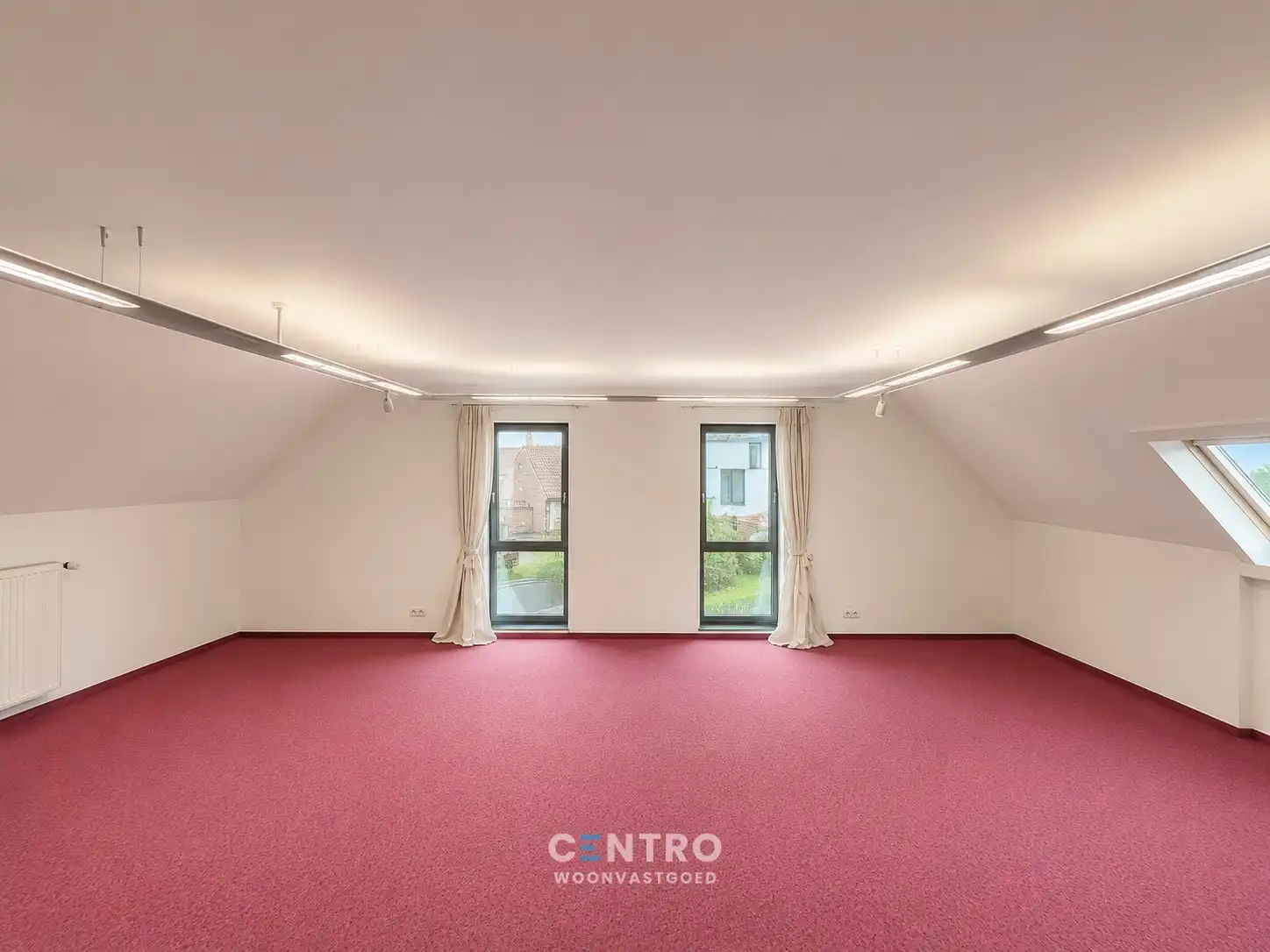 Vrijstaande VILLA (430m²) op een hoekperceel van ± 1.200 m² op invalsweg Roeselare (vlakbij de ring R32). Ook ideaal als KANGOEROEWONING. foto 26