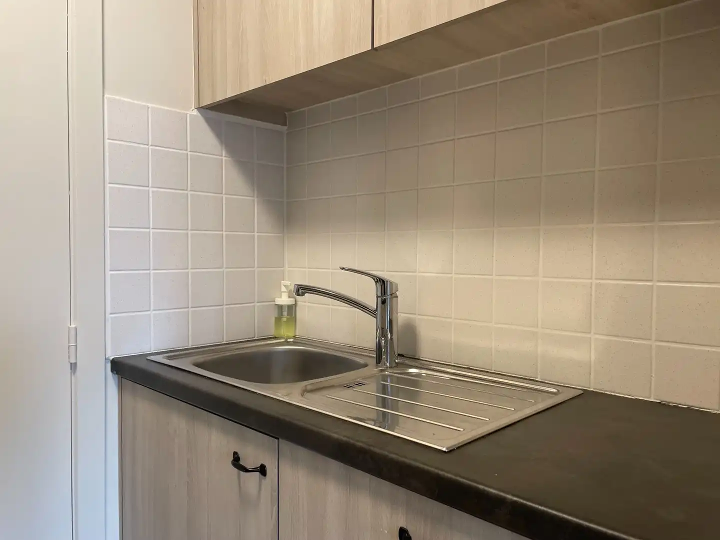 Knappe studio aan de zonnekant gelegen foto 6