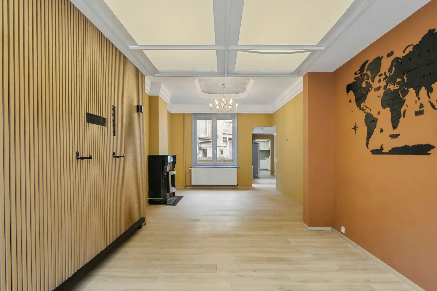 Ruim gerenoveerd herenhuis in Oostende. foto 4