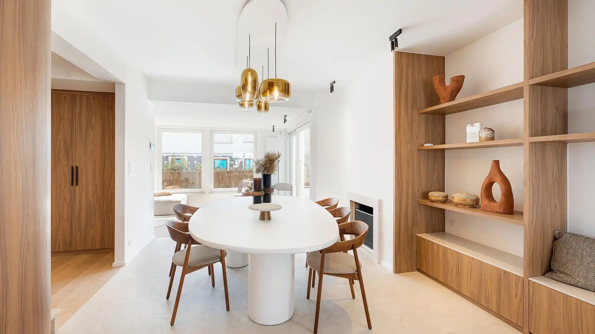 Exclusief gerenoveerde villa op een absolute toplocatie foto 24
