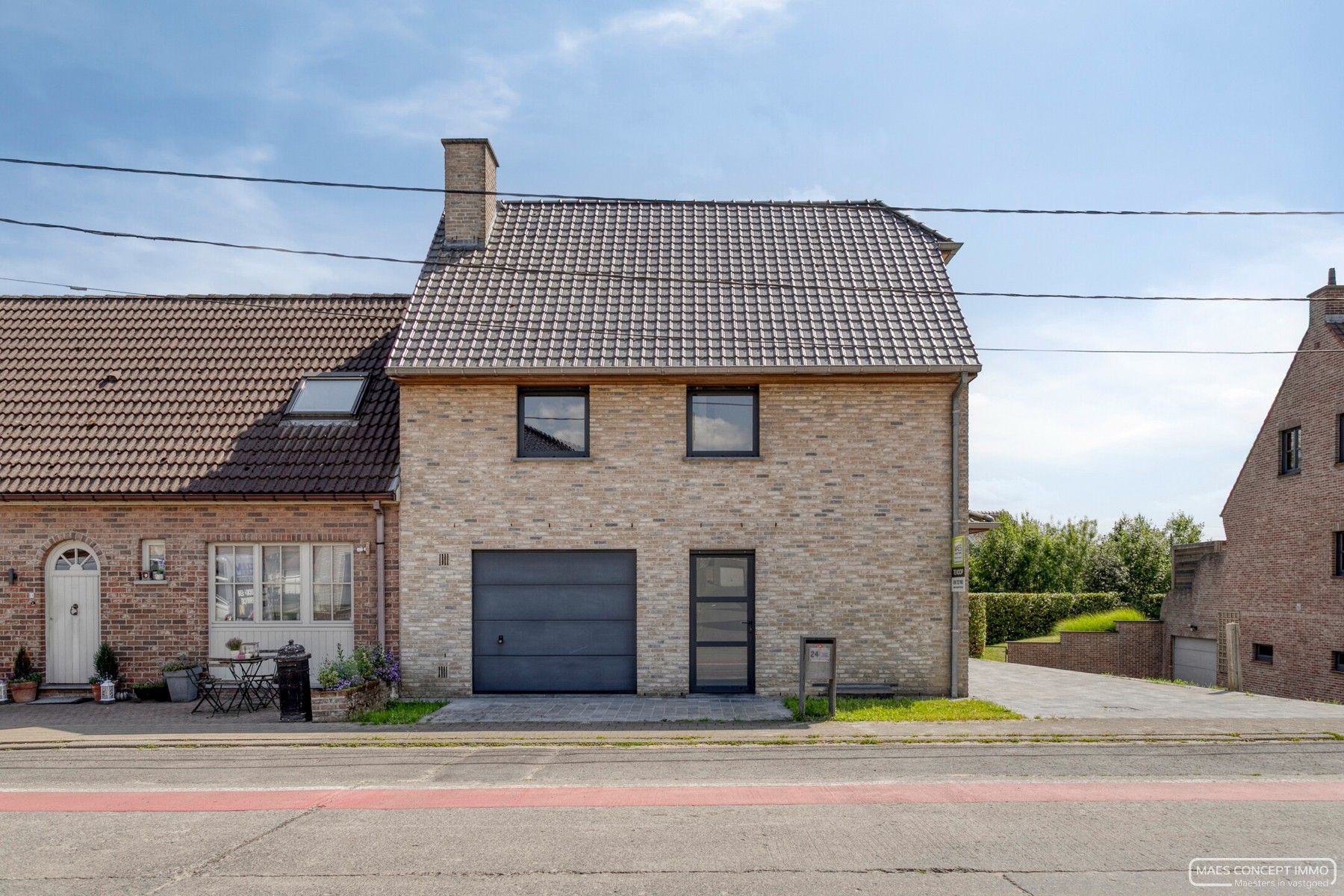 Halfopen gezinswoning te koop in Anzegem foto 2