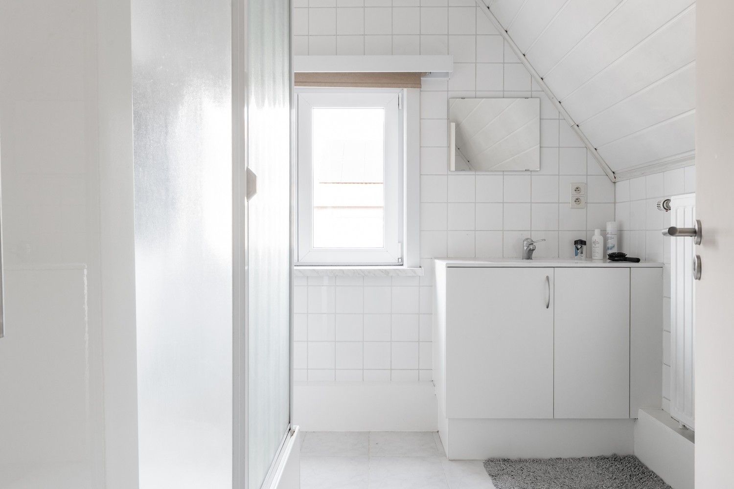 Charmante en instapklare woning met 2 slaapkamers in hartje Hamont foto 25