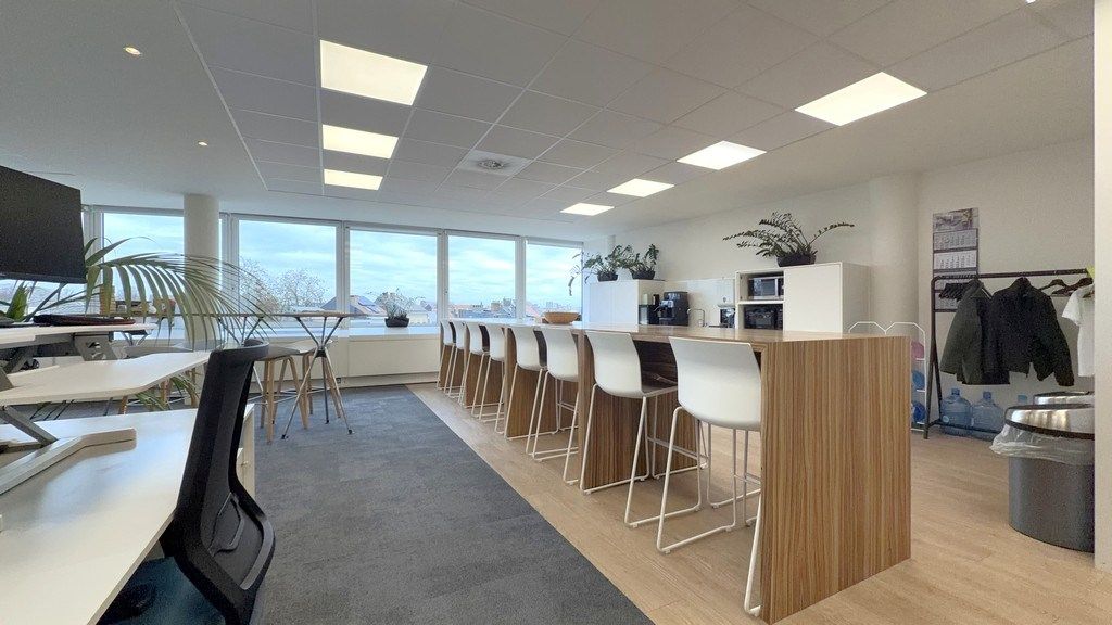 Knap ingericht kantoor te huur in Antwerp Gate I te Berchem foto 9