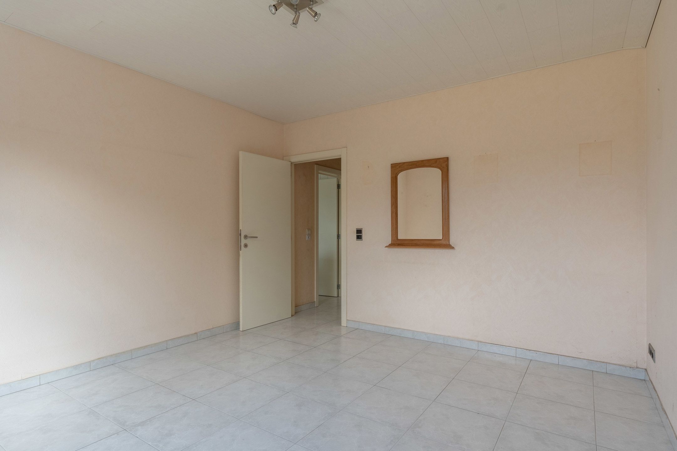 Ruime woning met 4 slpks op mooi zuidperceel van 1.041 m²  foto 17