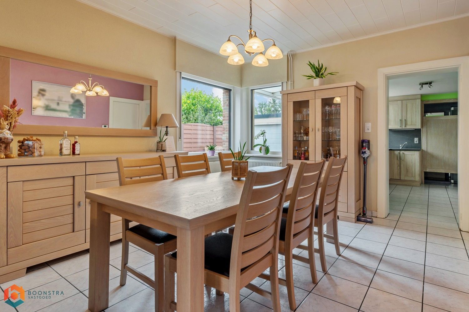 Verzorgde woning met 2 slpkrs, leuke tuin en garage foto 7