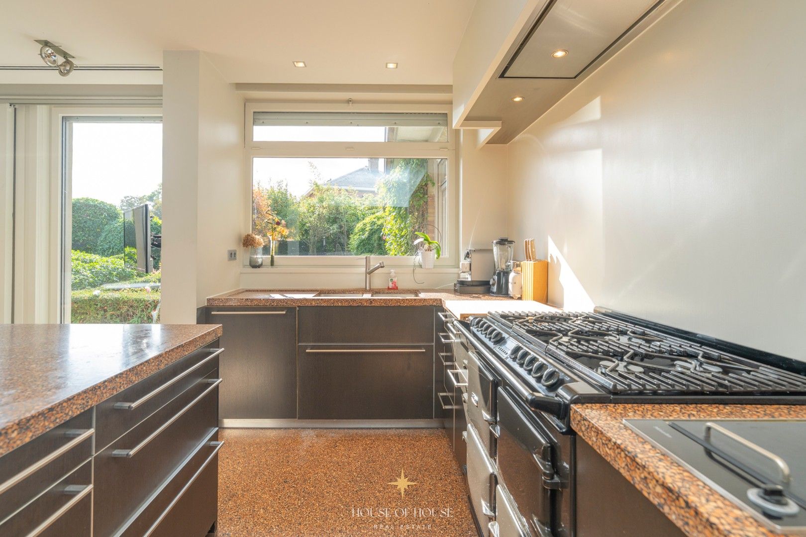 Exclusieve villa met privépraktijken in Sint-Andries foto 8