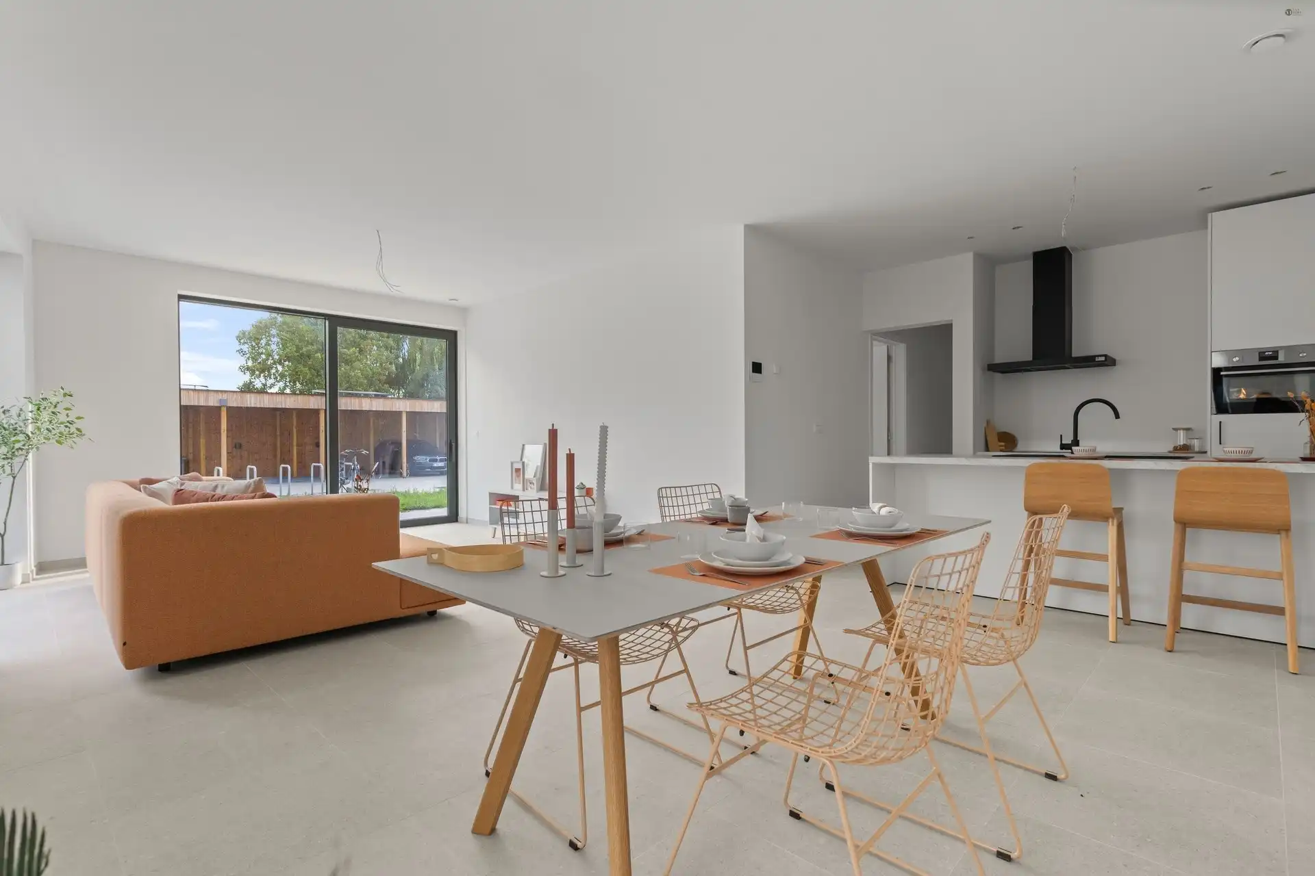 Ruim gelijkvloers appartement met 3 slaapkamers foto 7