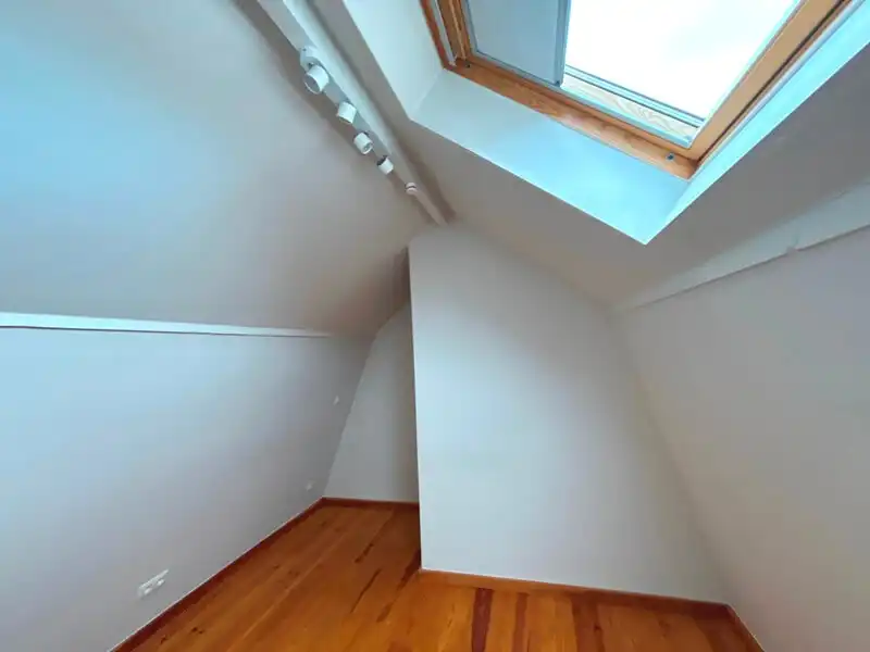 Vernieuwbouw met 2 slaapkamers + ruim TERRAS te huur in Brugge foto 8