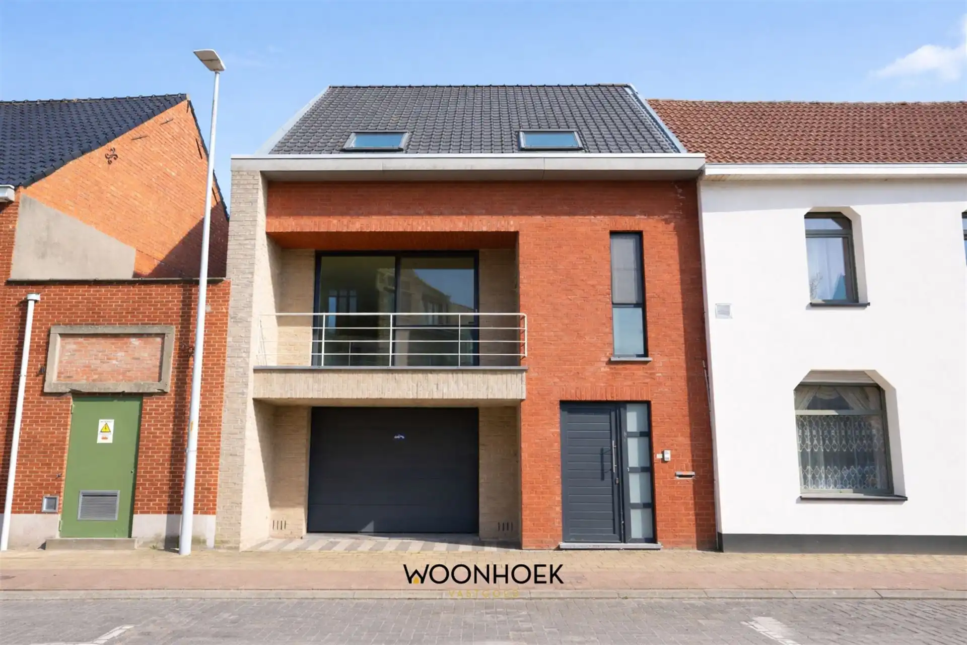 Bel-etage met 3 slaapkamers te Lokeren foto {{pictureIndex}}