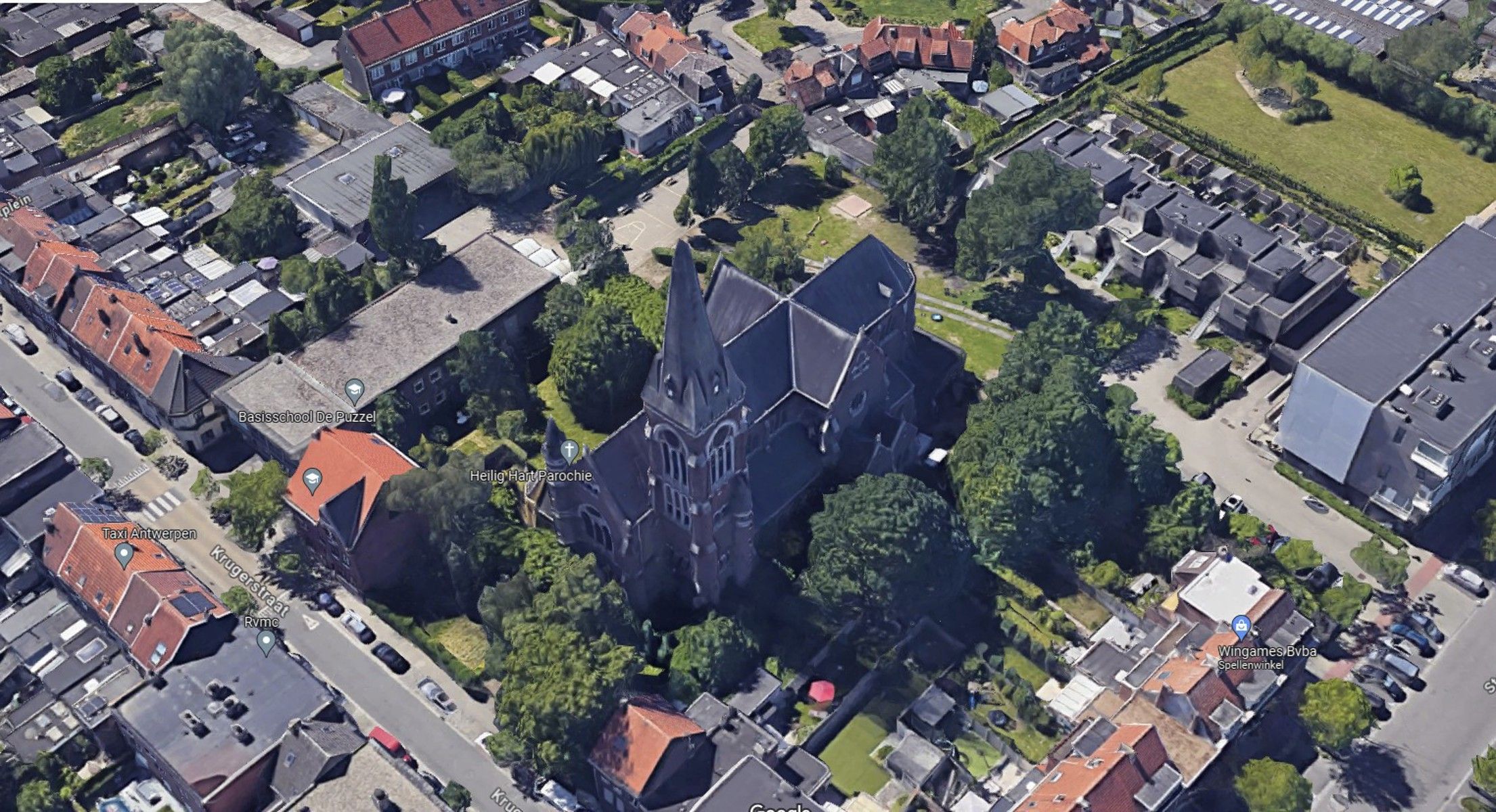 KERK met bouwgrond en pastorij foto 16