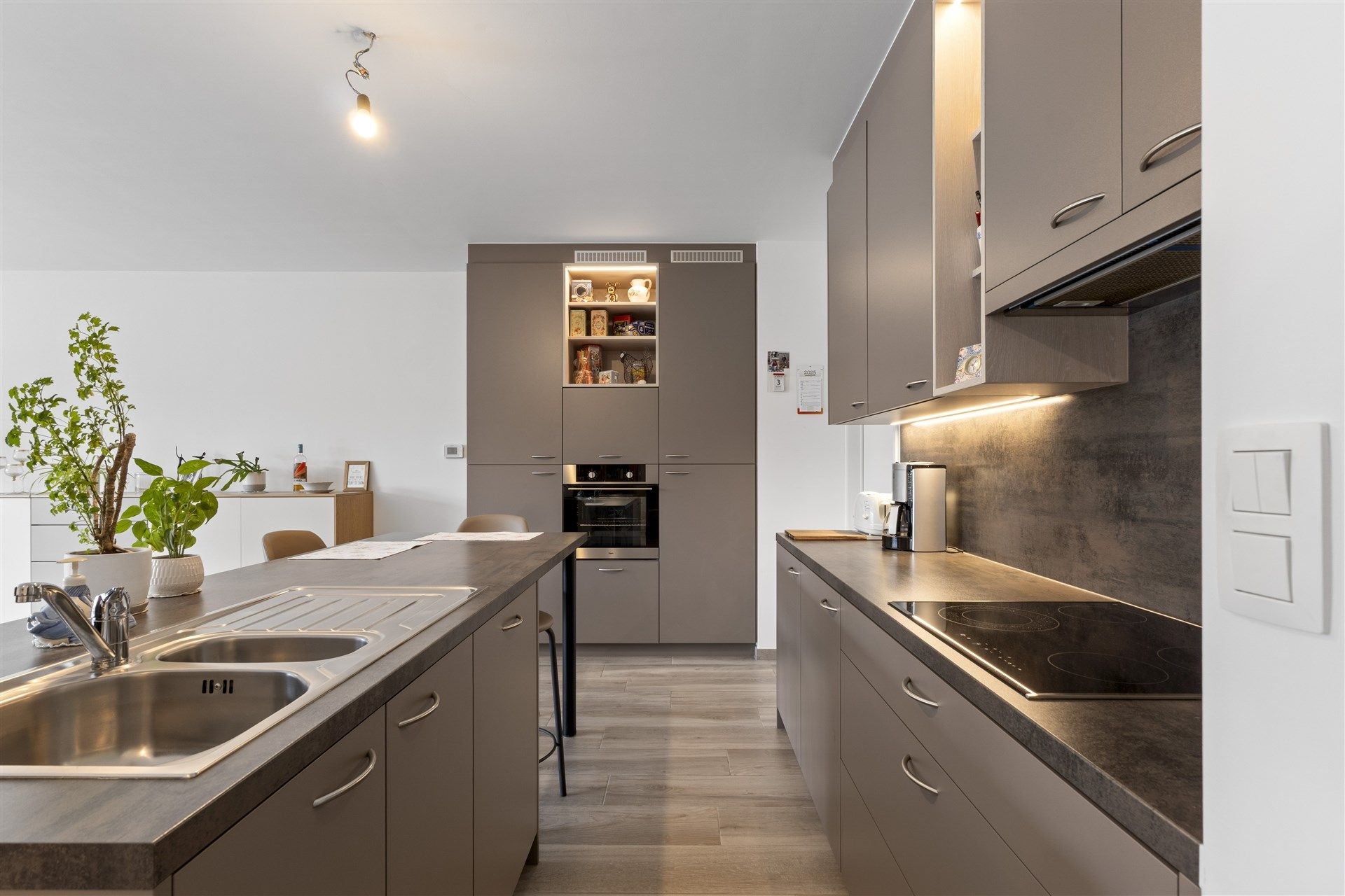Prachtig gelijkvloersappartement met ondergrondse staanplaats.  foto 9