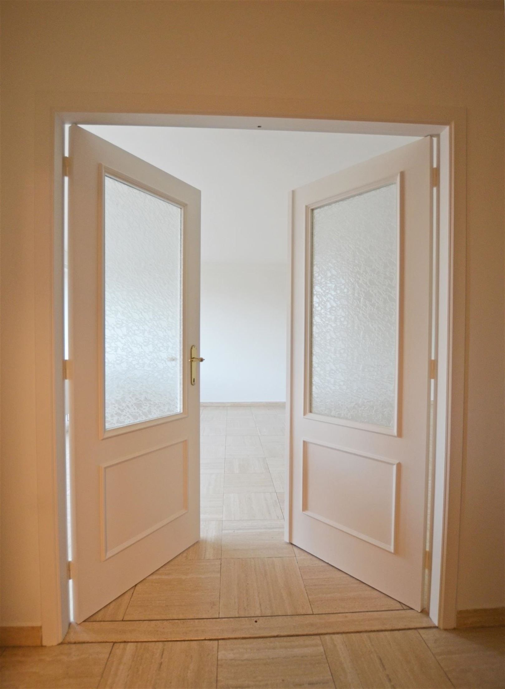 Ruim twee-slaapkamerappartement aan de Kleine Ring van Hasselt  foto 3