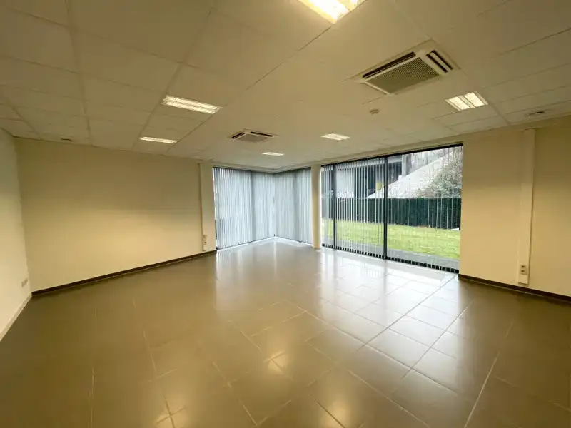 Kantoorruimtes te huur vanaf 375 m²! foto 5