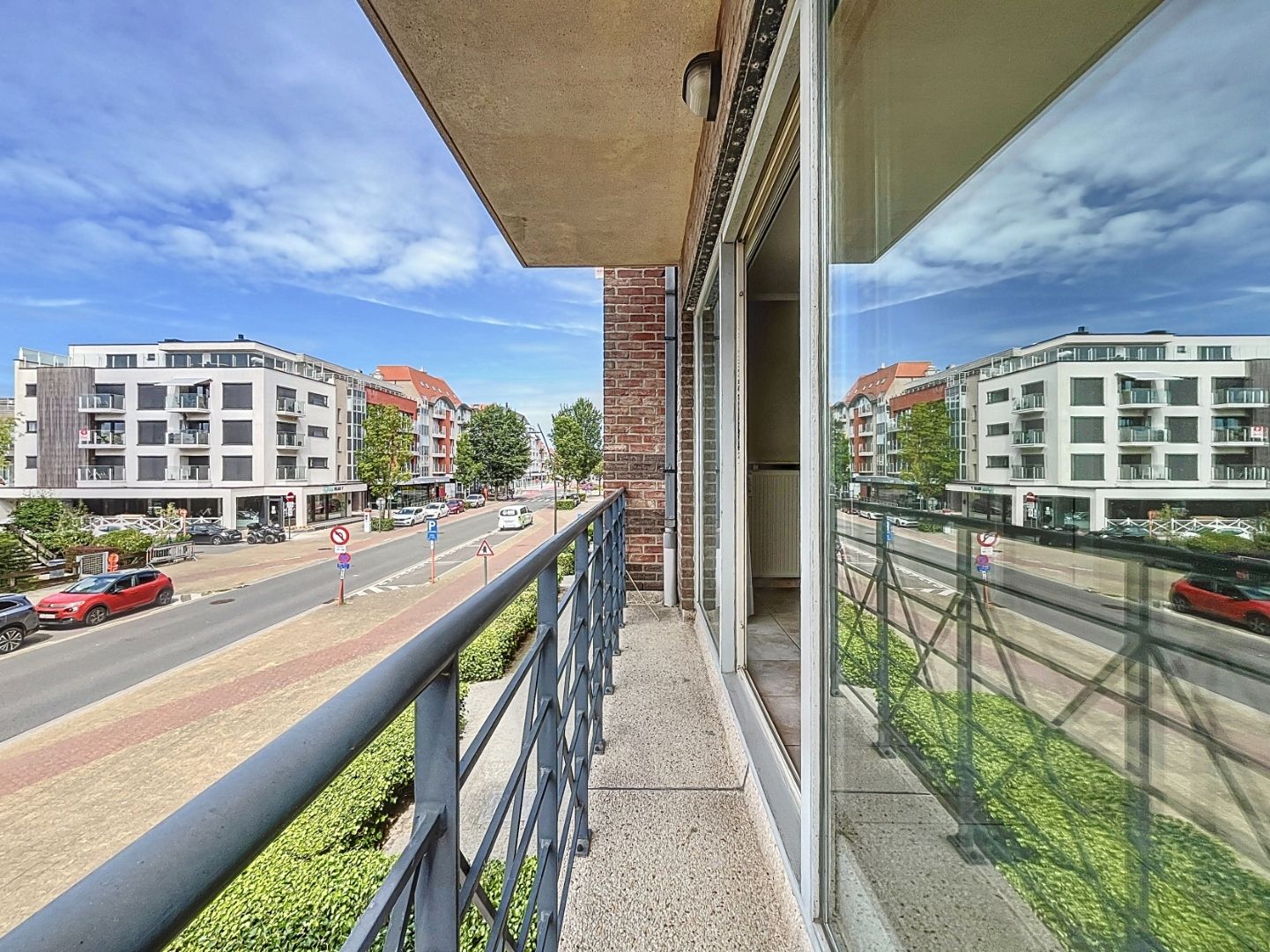 Ruim drie slaapkamer appartement op 800m van zee foto 8