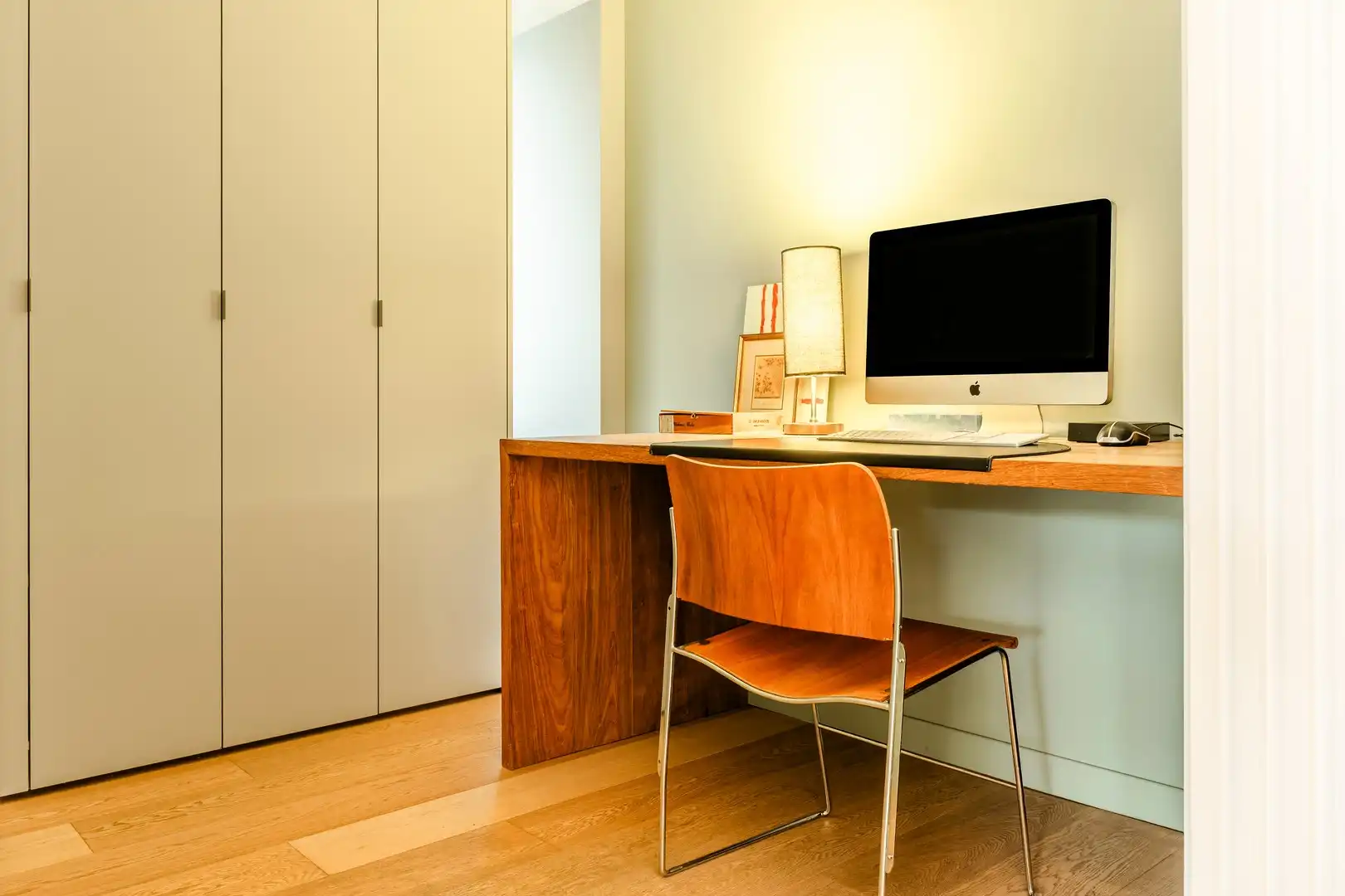 Een instapklare, ruime gezinswoning met top ligging te Zwijndrecht! foto 5