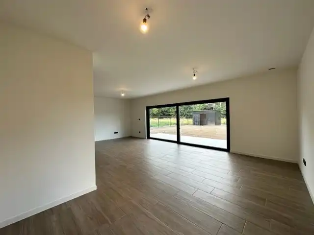 Comfortabele, hoog afgewerkte en energiezuinige nieuwbouwwoning gelegen in een rustige omgeving in Neeroeteren.  foto 5