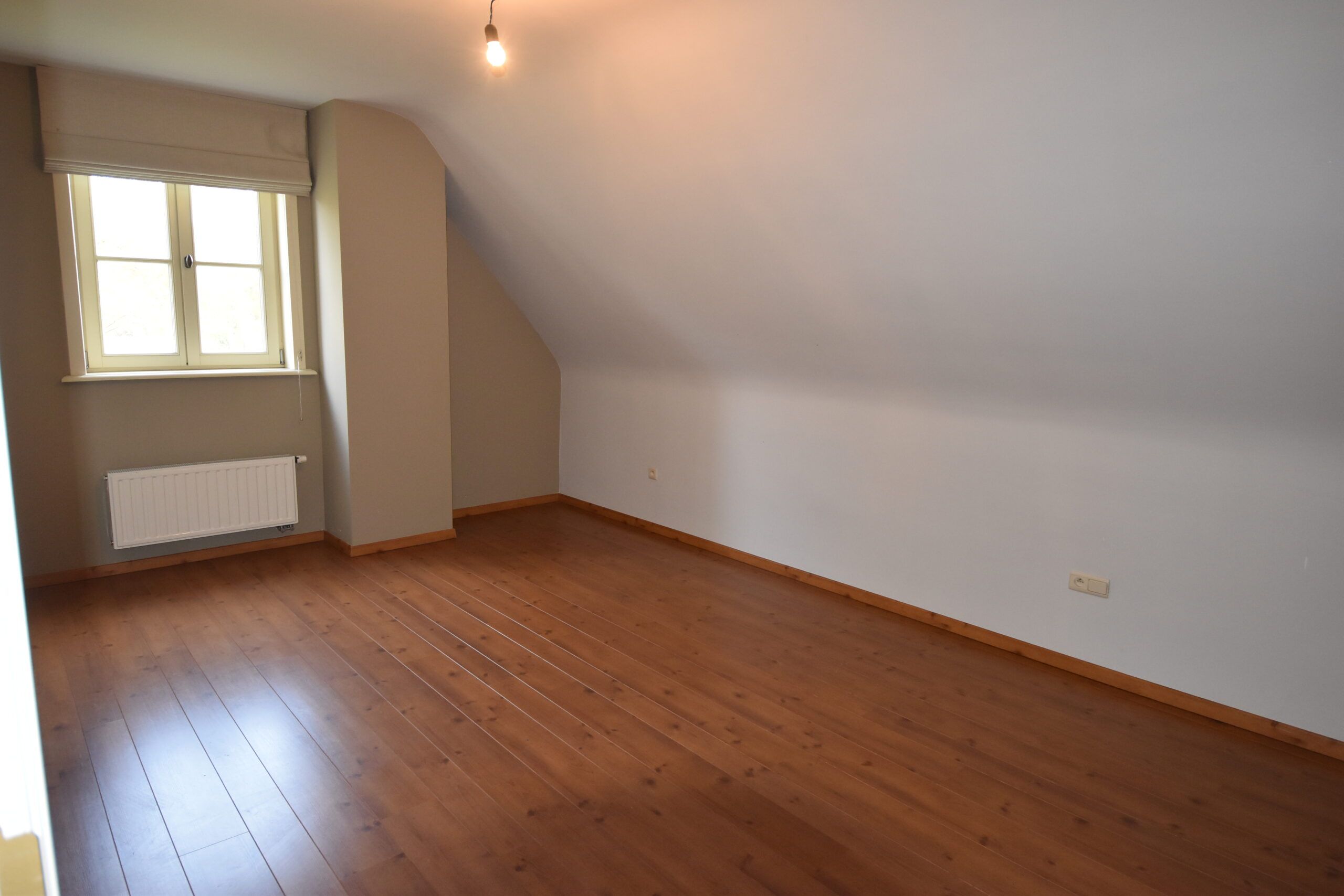 Landhuis met bijgebouw (kantoor+garage) in Moerbeke foto 12