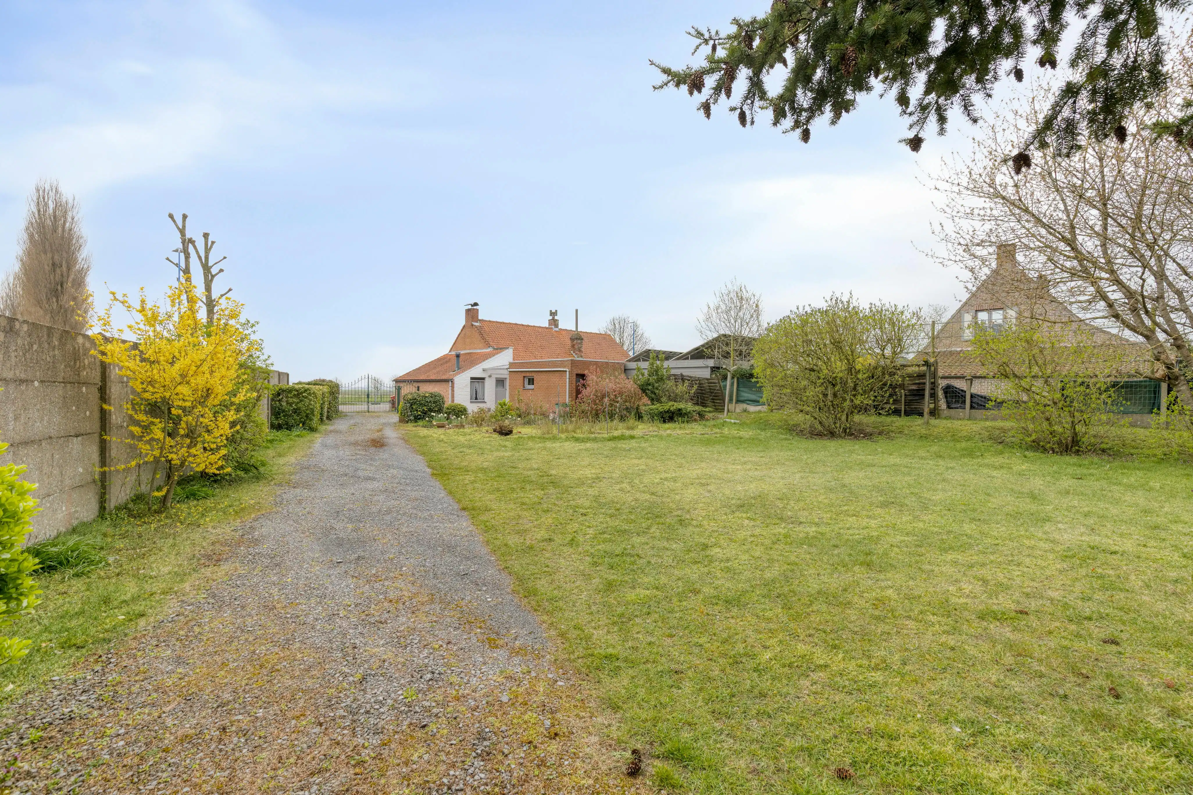 Woning met 4 slaapkamers op een perceel van 1087m² foto 16