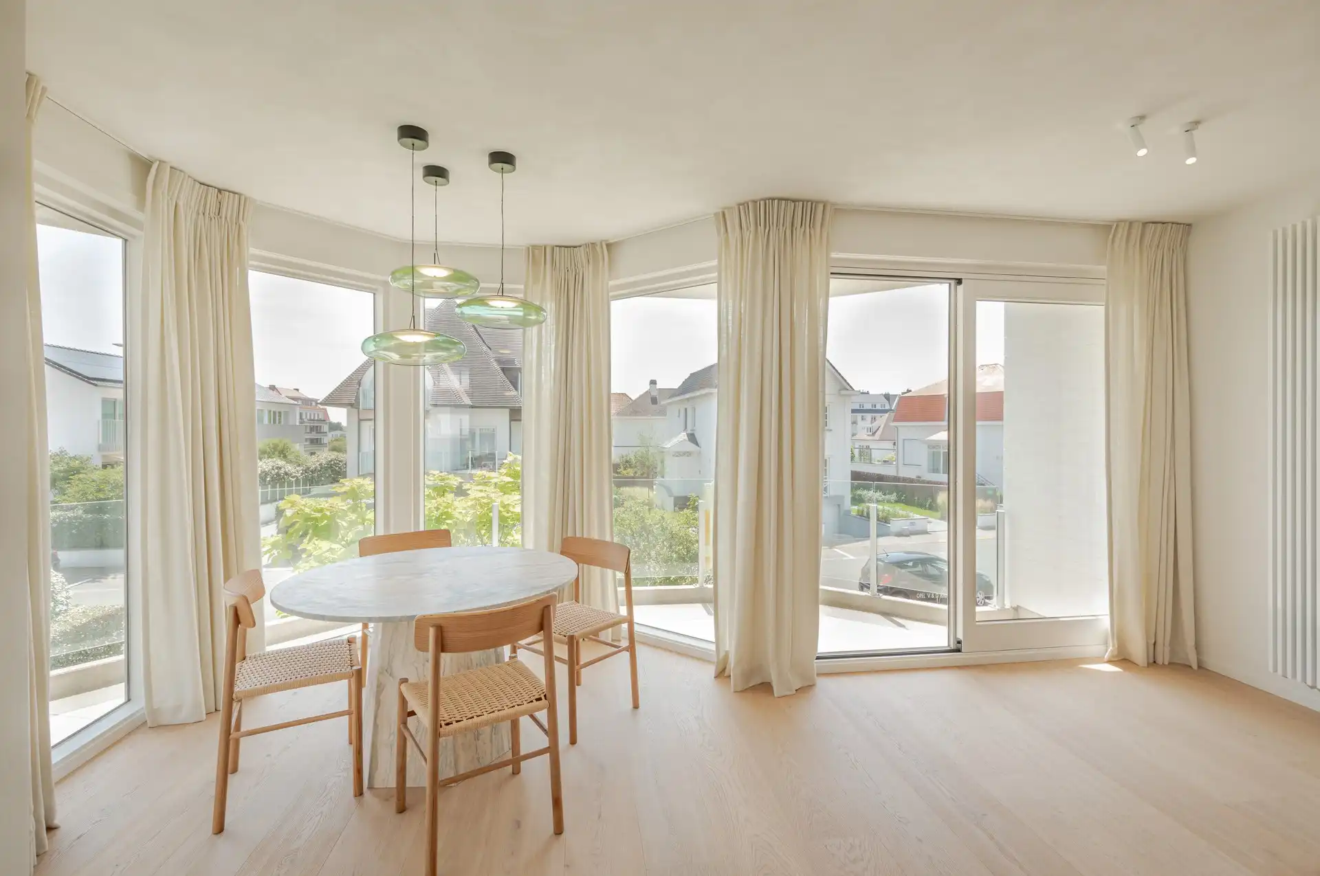 Prachtig gerenoveerd appartement in villaresidentie te Duinbergen foto 9