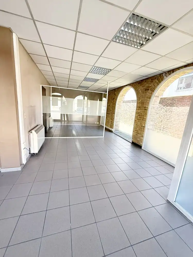 Commercieel gelijkvloers te huur op toplocatie in Melle foto 4