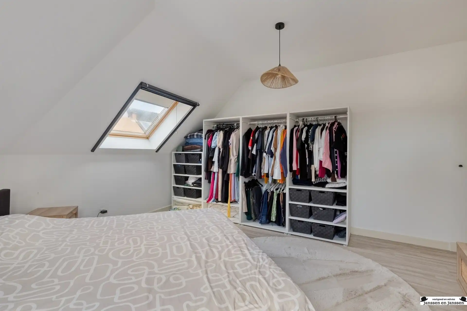 Uniek en stijlvol appartement foto 8