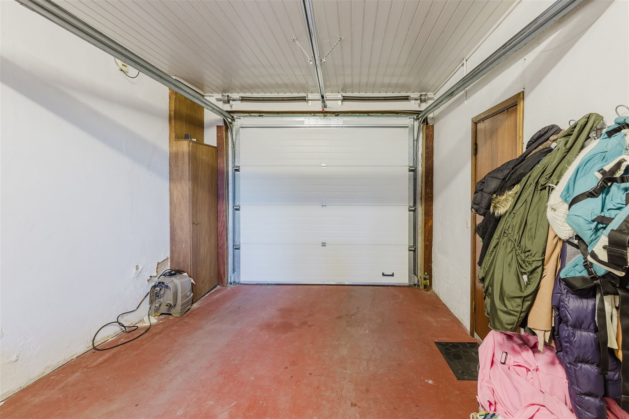 Bijzonder ruime woning met tuin en garage foto 3