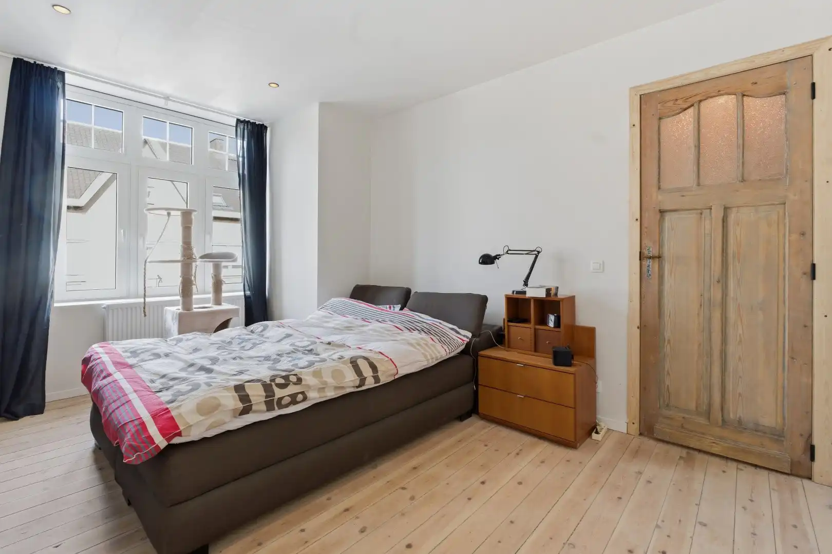 Exclusief gerenoveerde herenwoning met 4 slaapkamers, 2 badkamers en een adembenemende stadstuin. foto 21