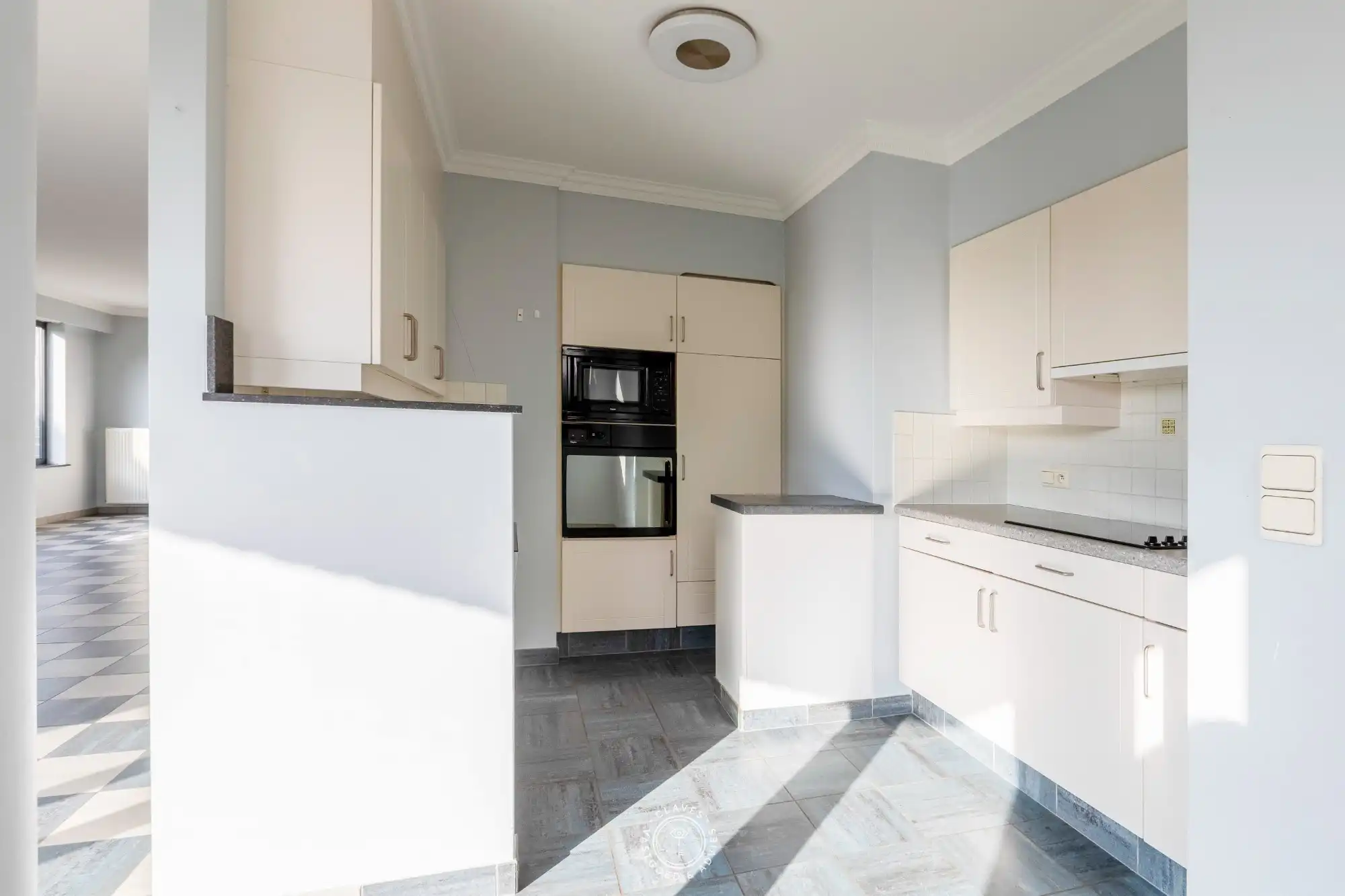 Ruim gelijkvloers appartement met drie slaapkamers foto 7