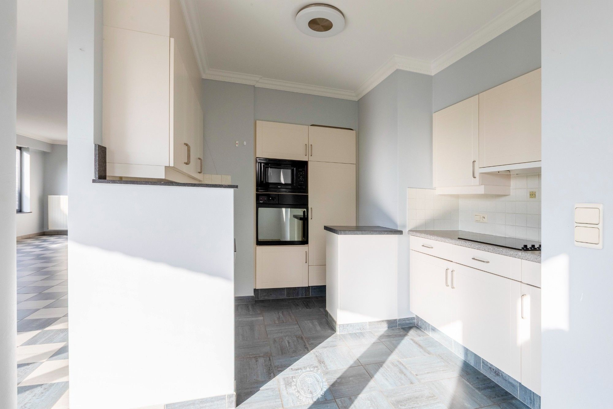 Ruim gelijkvloers appartement met drie slaapkamers foto 7