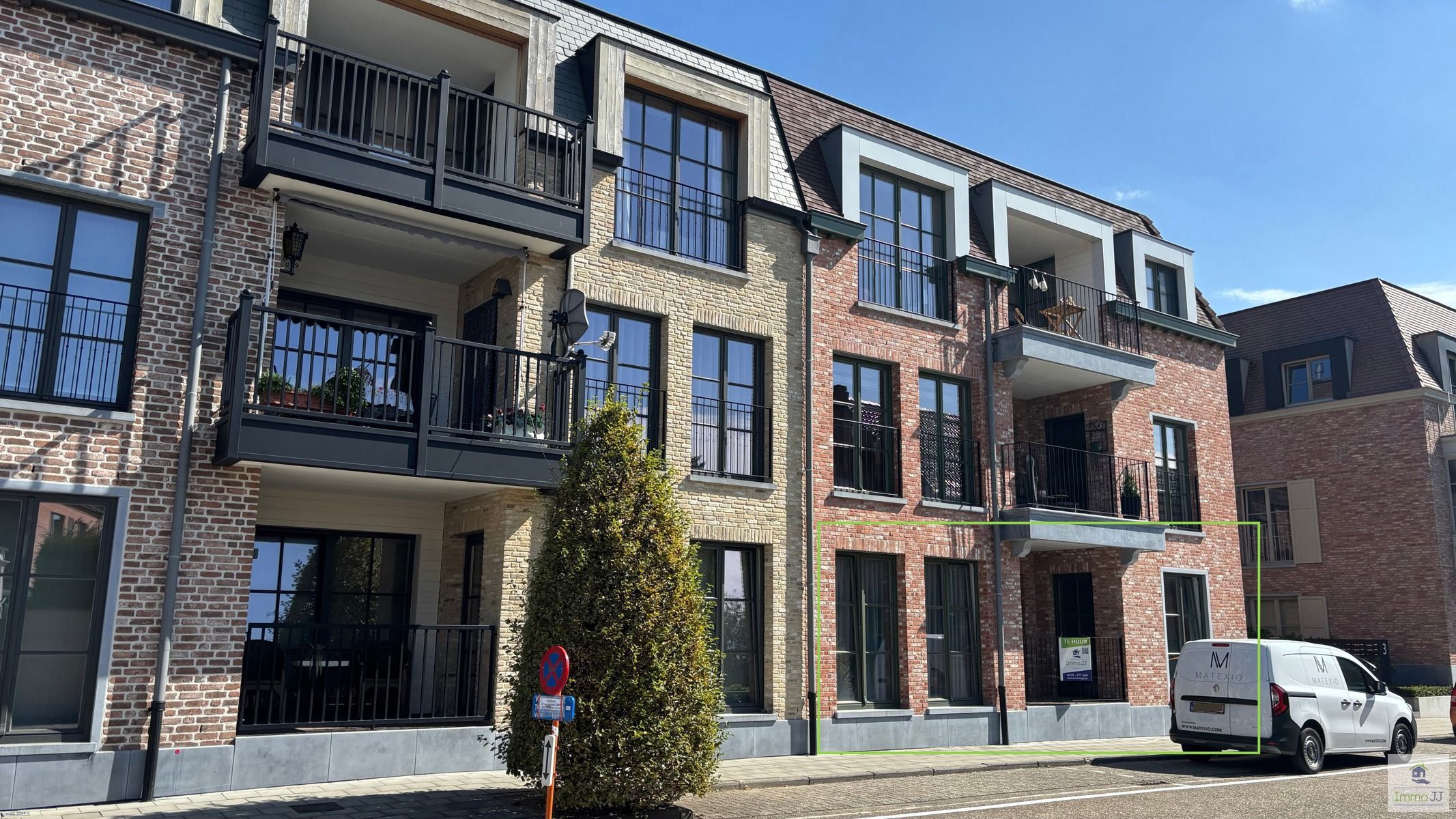 Gelijkvloers appartement met 2 slpkrs.  foto {{pictureIndex}}