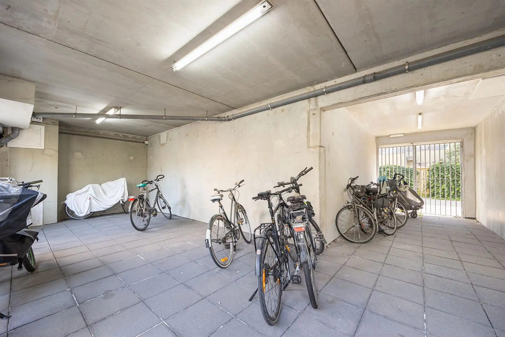Instapklaar modern hoekappartement met 2 slpk. en terras foto 23
