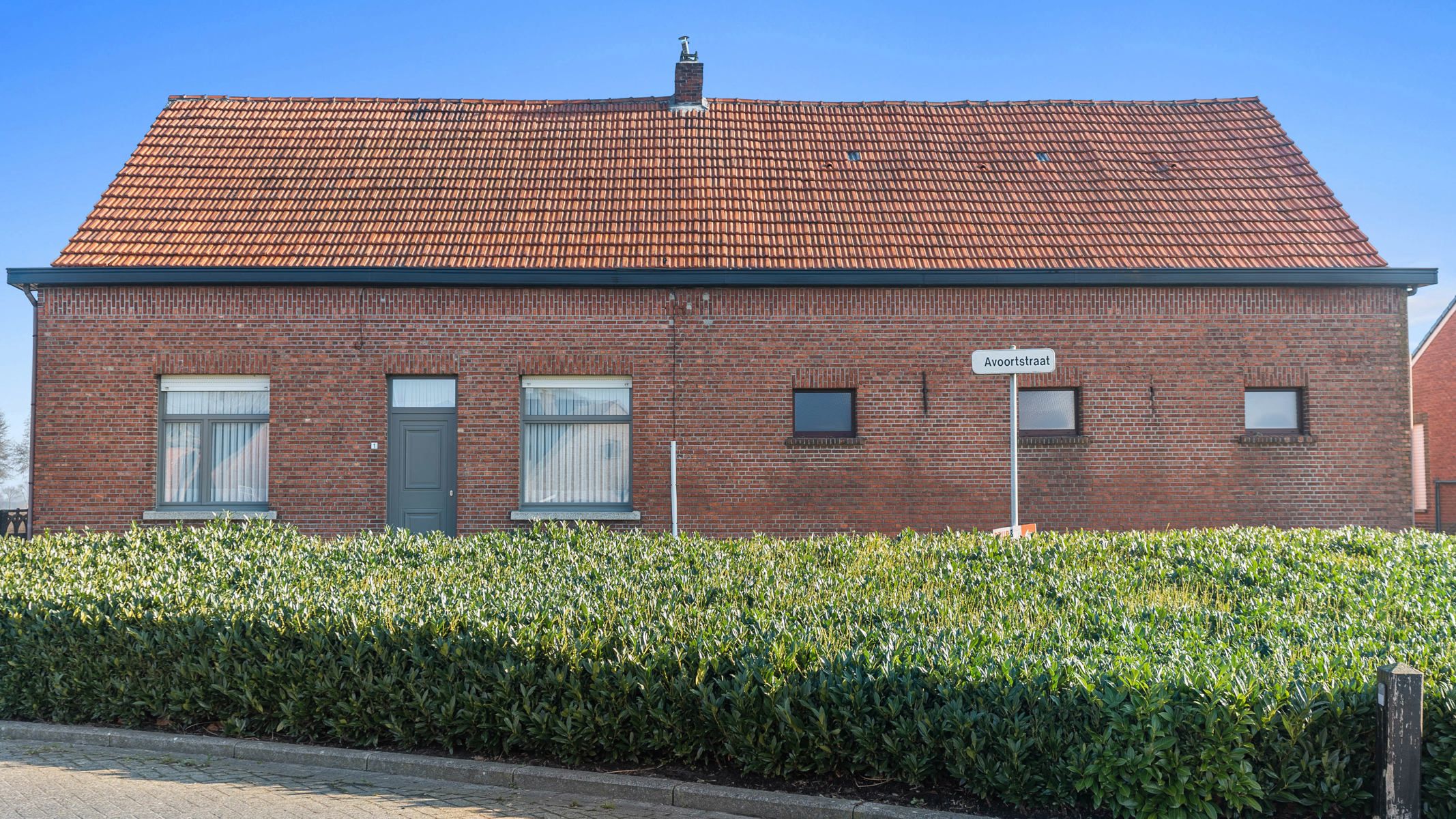 Te renoveren woning met vrij zicht over weilanden foto 3