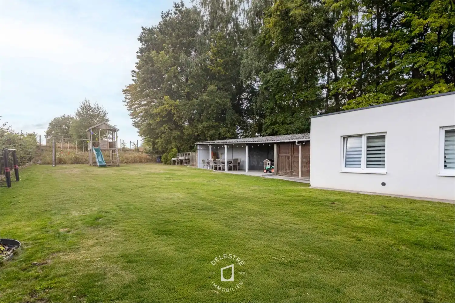 ** IN OPTIE ** GERENOVEERDE WONING MET 6 SLPK. EN TUIN foto 35