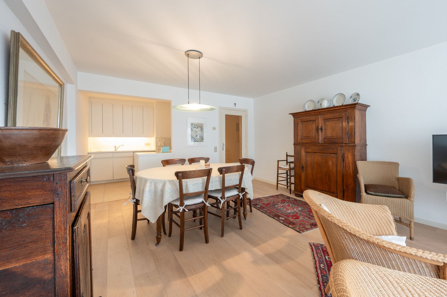 Instapklaar vakantie-appartement met zijdelings zicht op zee foto 8