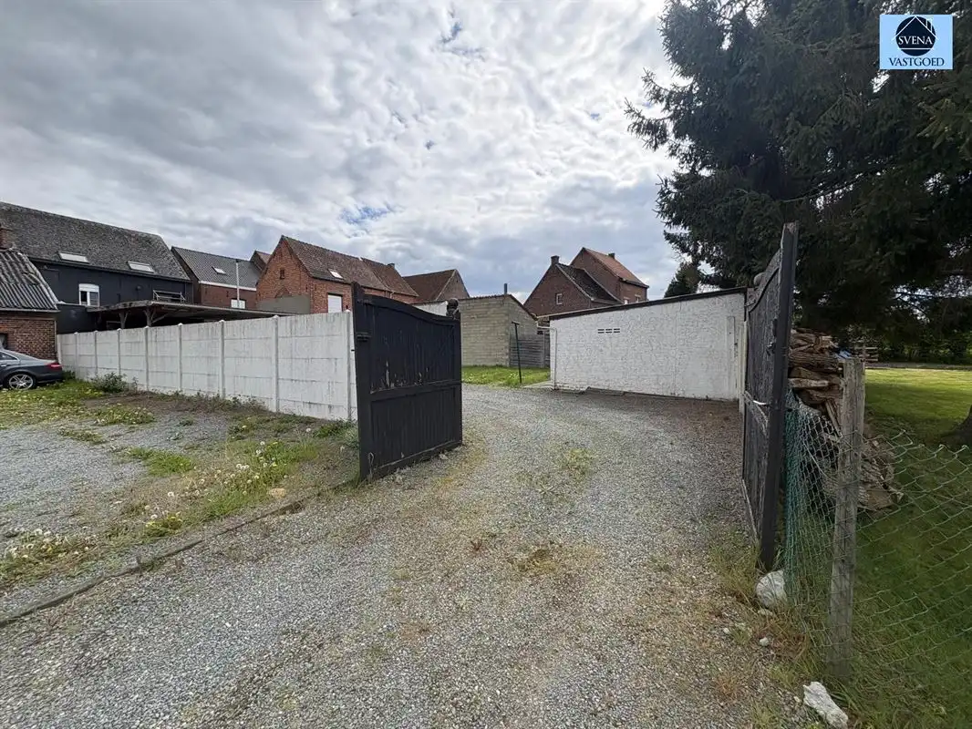 HANDELSHUIS EN APPARTEMENT MET 5 SLAAPKAMERS foto 15