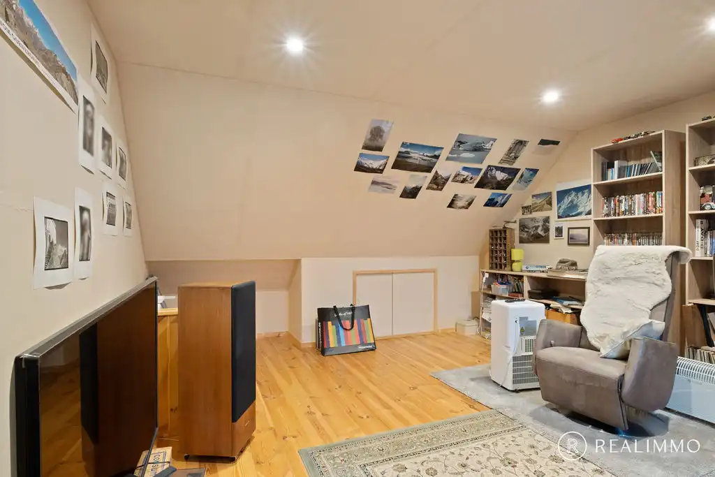 Rustige gezinswoning op 789m² foto 17