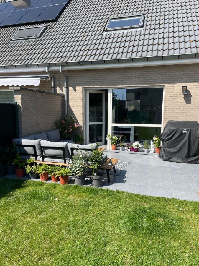 Rustig gelegen drie-slaapkamer EENGEZINSWONING met tuin & garage foto 4