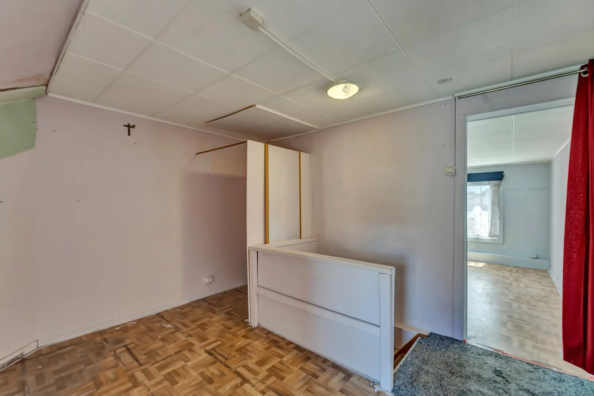 Te renoveren rijwoning met tuin foto 15