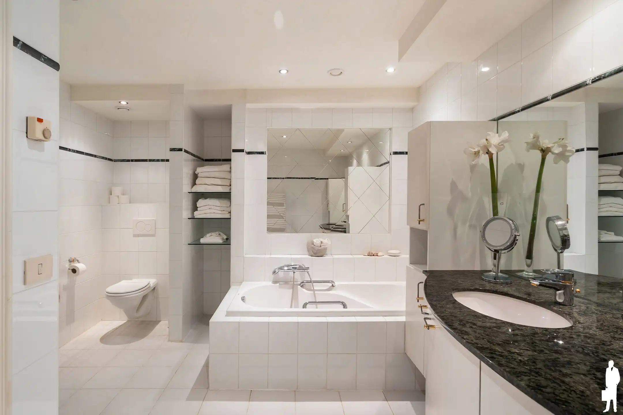 Exclusieve duplex-penthouse van ca. 213 m² in kasteel Blauwhof met 2 terrassen, lift en garagebox foto 32