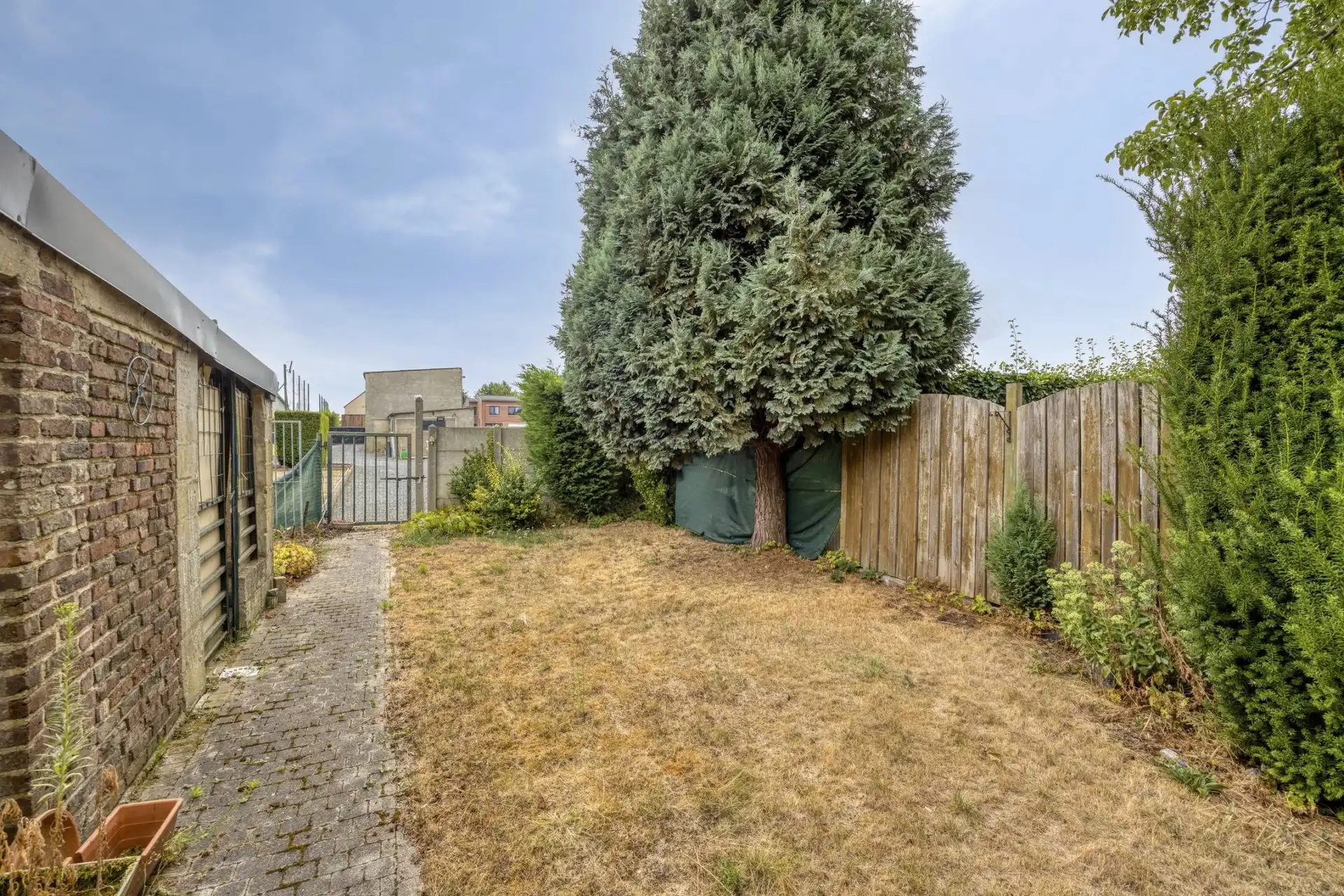 TE RENOVEREN HALFOPEN WONING MET 3 SLPK'S IN RIEMST foto 4