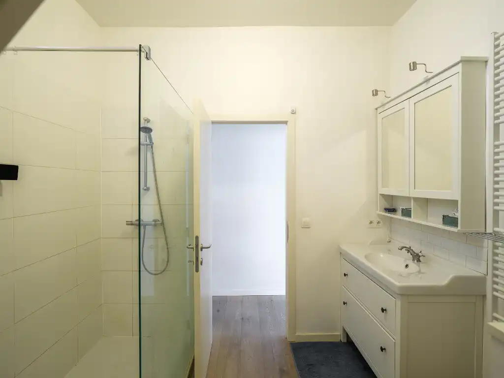 Stijlvolle woning met 3 slaapkamers en buitenruimte in Centrum Gent. foto 11
