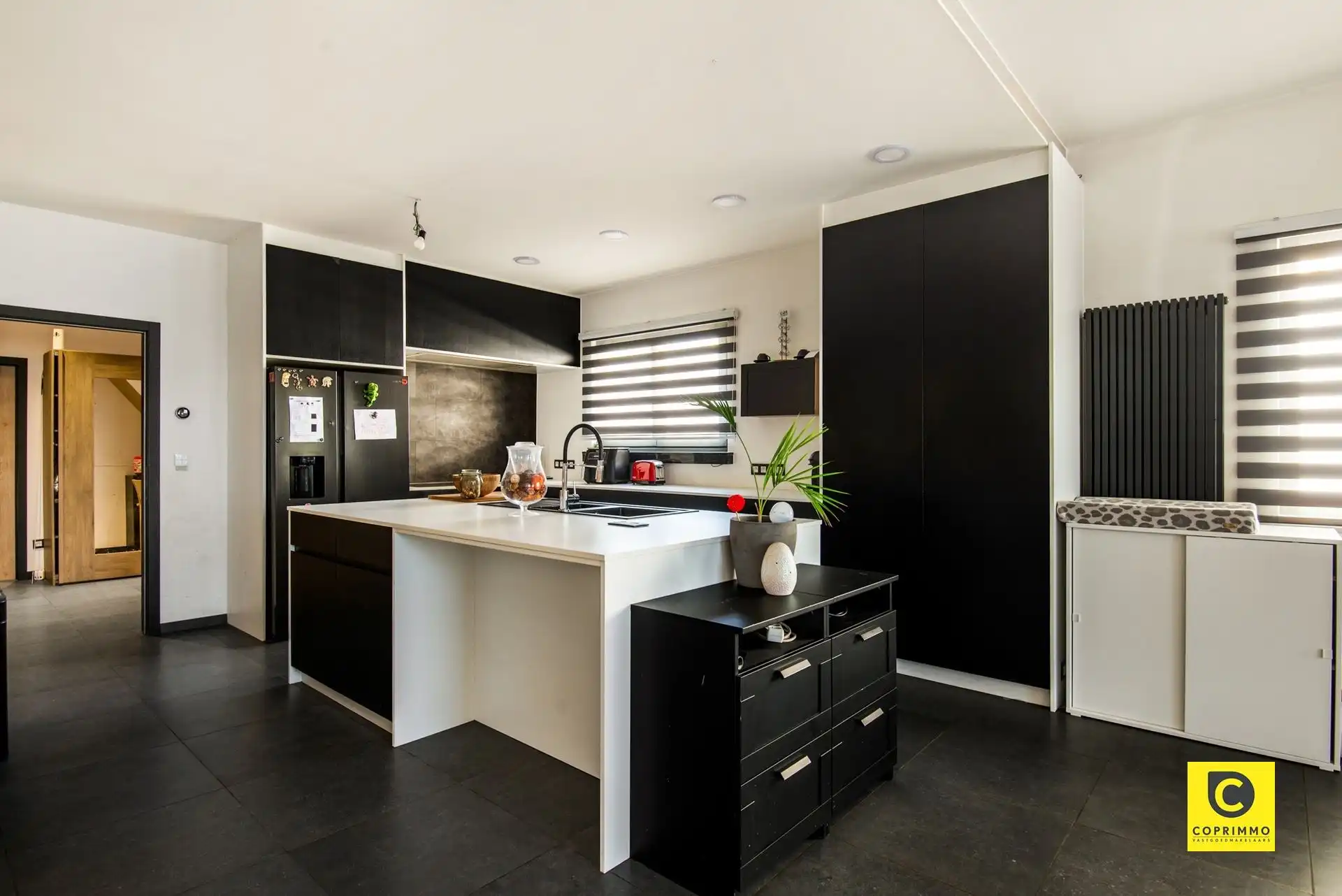 Woning: 4 slk + magazijn foto 5