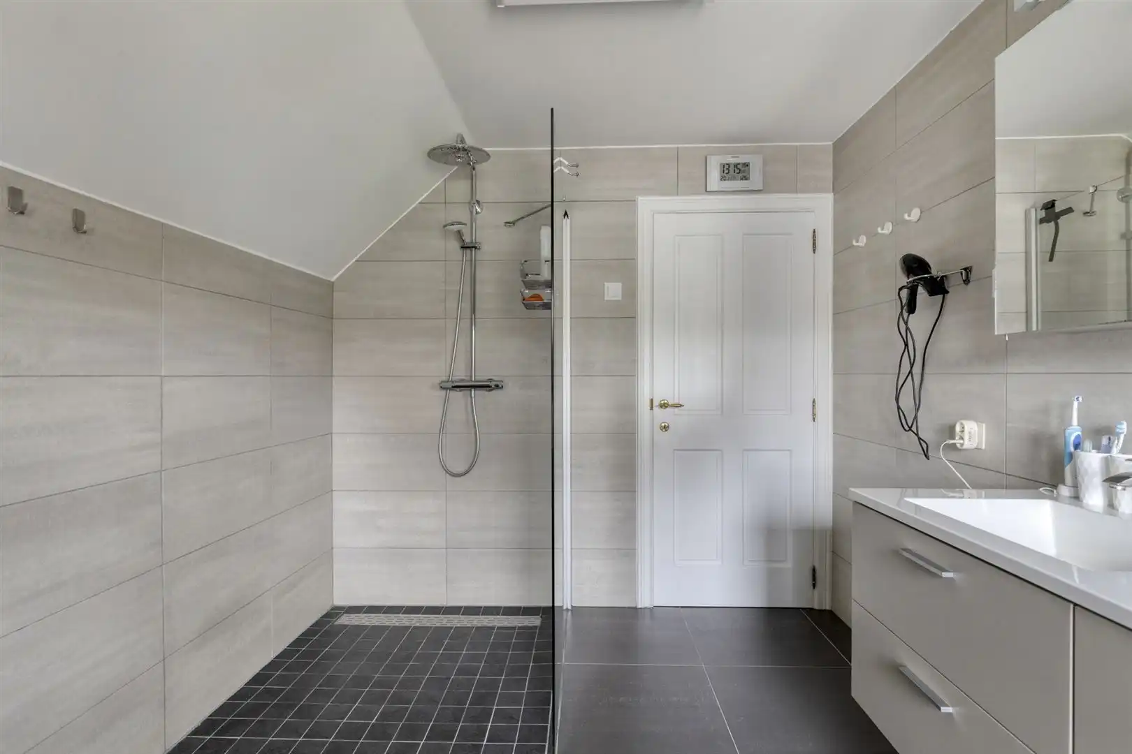 TE KOOP: Prachtige villa op een perceel van 36a48ca te Koersel! foto 25