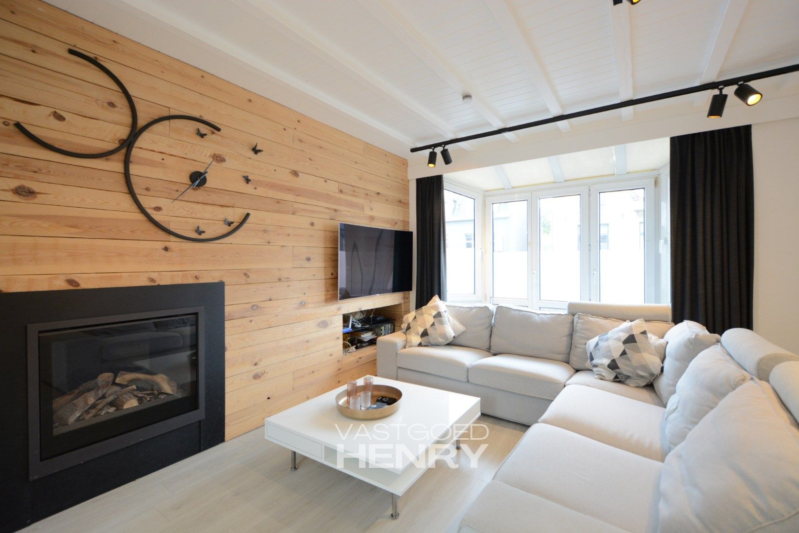 Privé duplex appartement met groot terras te huur foto 11