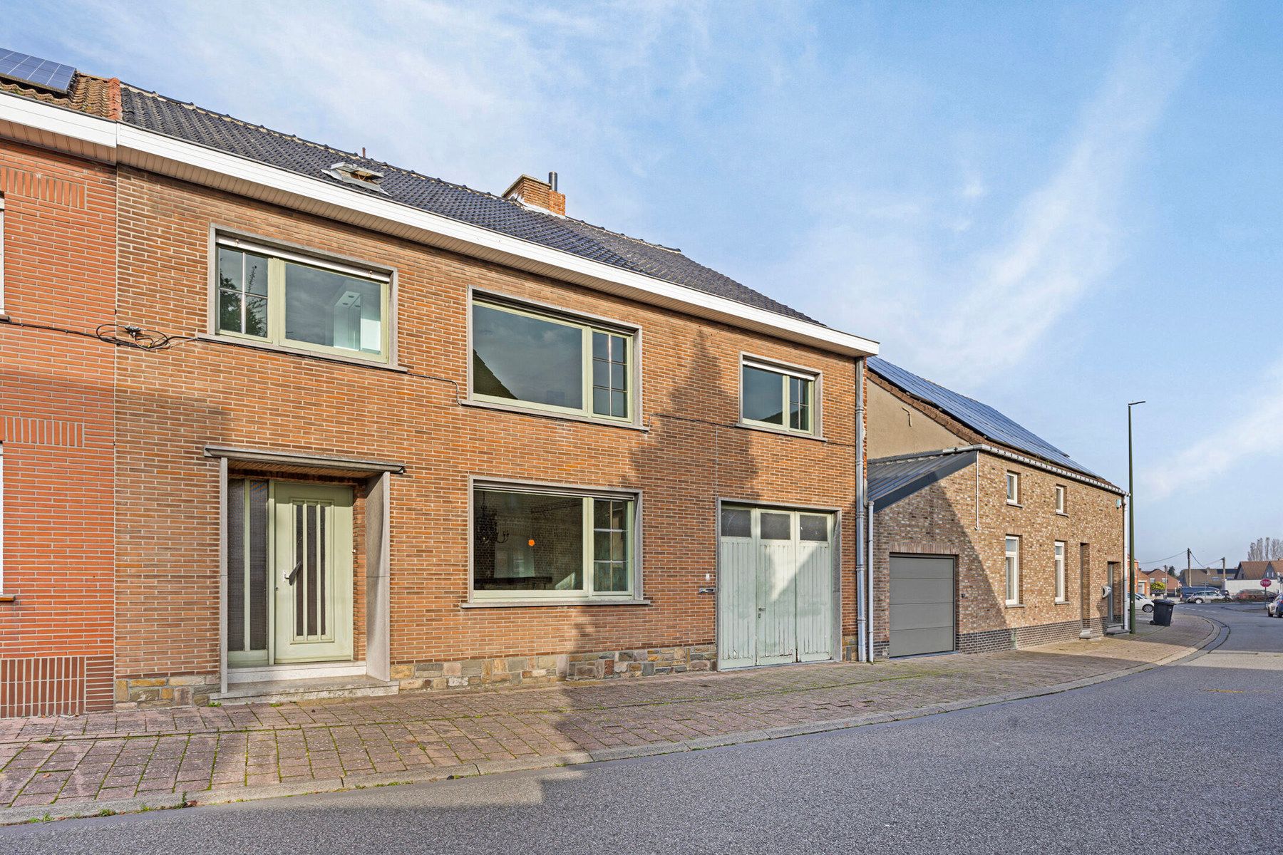 Gezinswoning met 5 slaapkamers, ruime garage en grote tuin foto 29